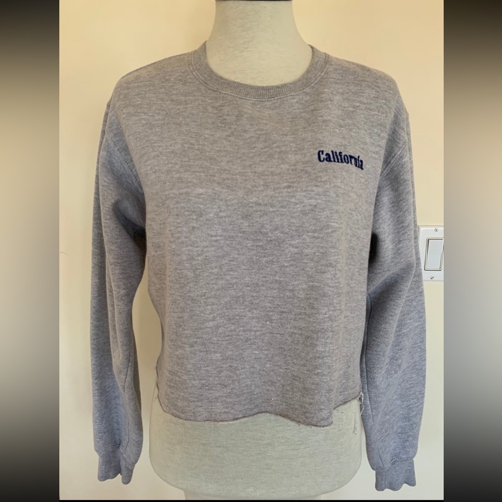 THREE LAYER “California” Womens Juniors Gray Crop Top Sweatshirt Blouse Sz S